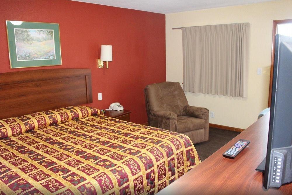 Budget Inn Oskaloosa Exterior photo