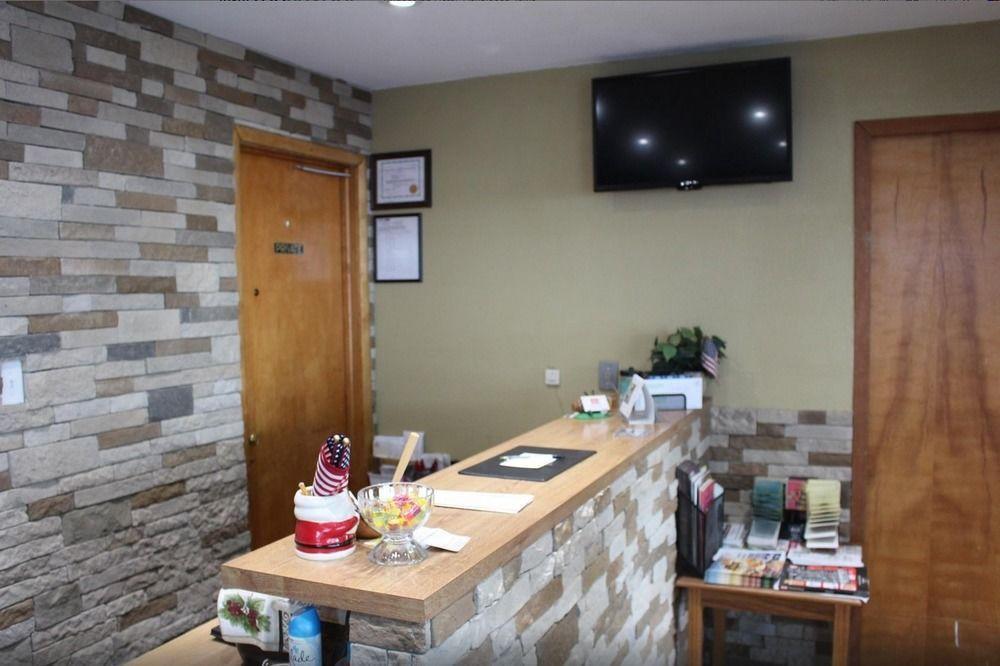 Budget Inn Oskaloosa Exterior photo