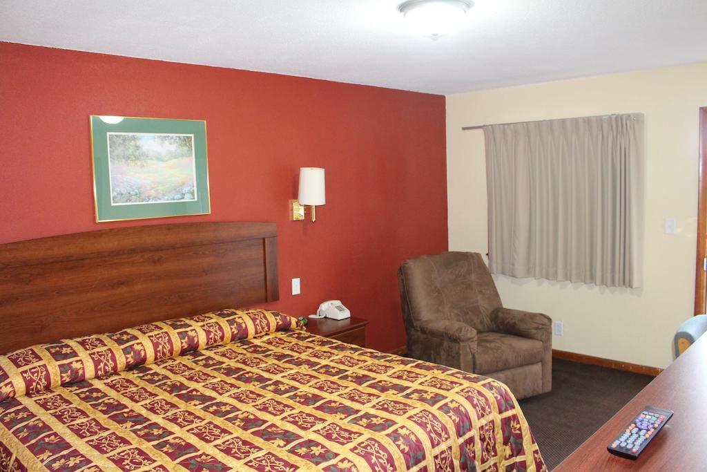 Budget Inn Oskaloosa Exterior photo